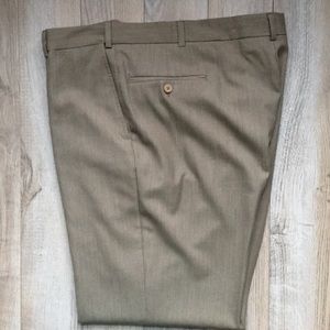 Men’s lightweight dress pant